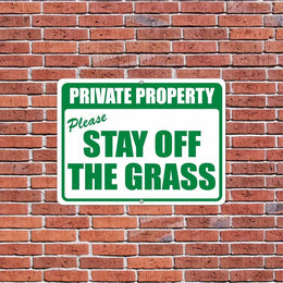 Please Stay off the Grass Sign/Sticker | VictoryStore – VictoryStore.com